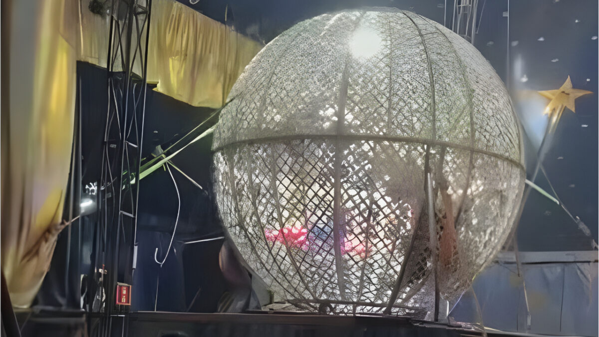 video:-colisao-entre-motos-durante-apresentacao-em-globo-da-morte-deixa-mulher-ferida