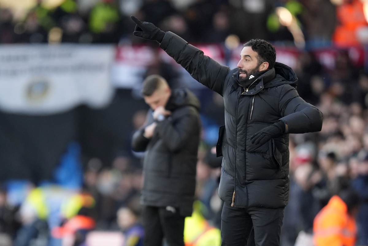 tecnico-do-united-se-irrita-apos-empate:-“nao-vim-para-ser-treinador”