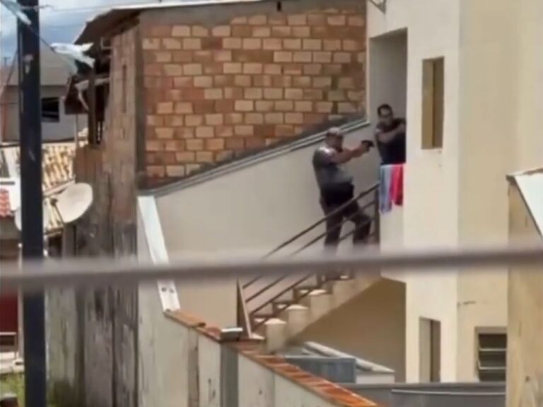 Homem é baleado após ameaçar incendiar a casa da própria mãe; vídeo