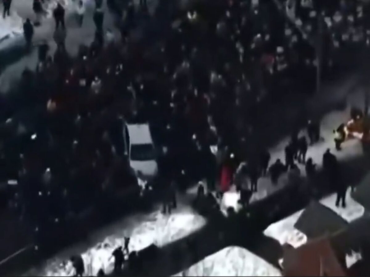 protestos-tomam-conta-dos-eua-apos-morte-de-mulher-por-agentes-do-ice;-videos