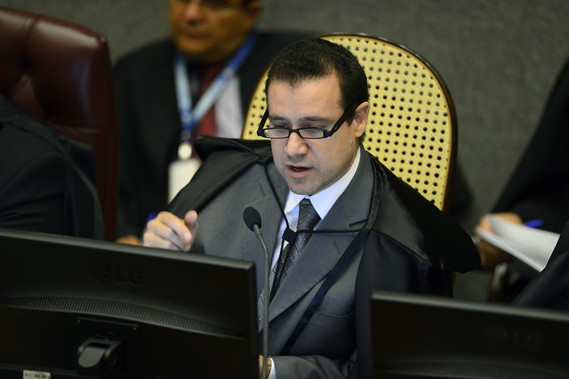 ex-ministro-do-stj-recebeu-r$-595-mil-de-firma-ligada-a-careca-do-inss