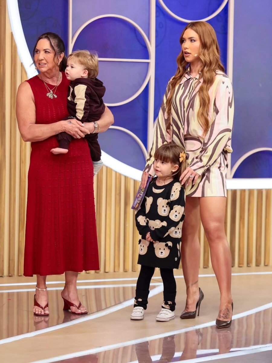 apos-suposta-traicao,-mae-de-virginia-da-uma-‘repaginada’-no-visual-e-recebe-elogios-de-filha-e-poliana