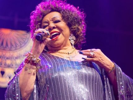 alcione-tem-carro-roubado-na-zona-norte-do-rio;-cantora-nao-estava-no-veiculo