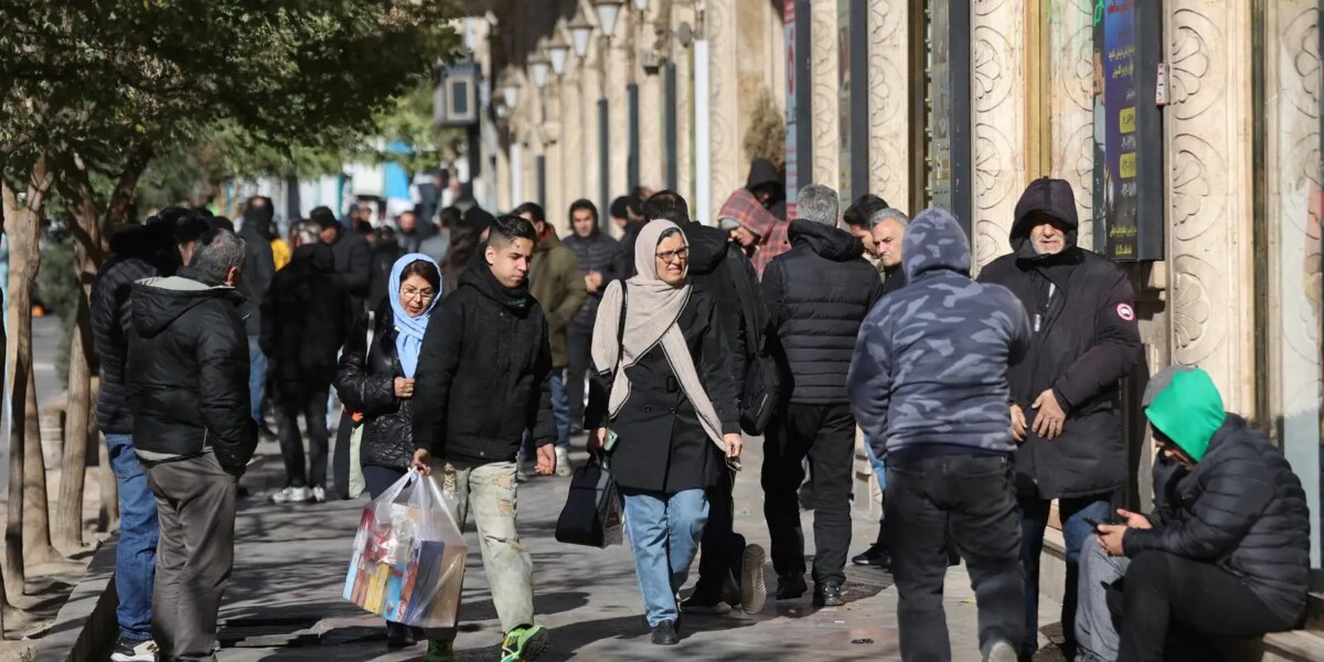 trump-anuncia-tarifas-de-25%-a-paises-que-negociarem-com-ira