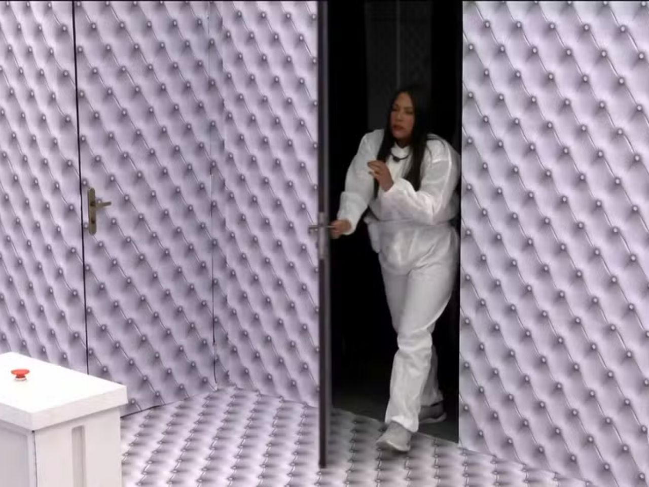 segunda-chance:-eliminados-das-casas-de-vidro-podem-voltar-ao-bbb-26