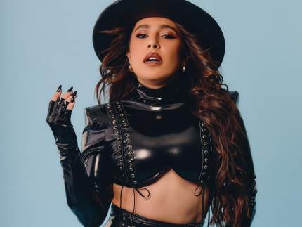 emocionada,-lauana-prado-anuncia-gravidez-do-primeiro-filho-em-show-no-rj