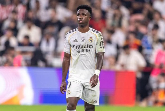 vini-jr.-aparece-abatido-e-recebe-apoio-de-mbappe;-veja