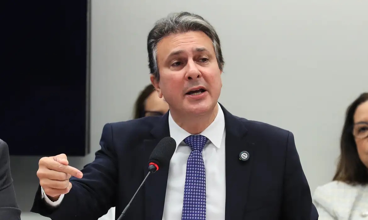 camilo-santana-deixara-o-mec-para-disputar-as-eleicoes