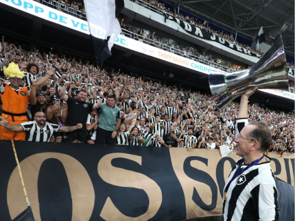 torcida-do-botafogo-convoca-protesto-contra-john-textor-no-nilton-santos