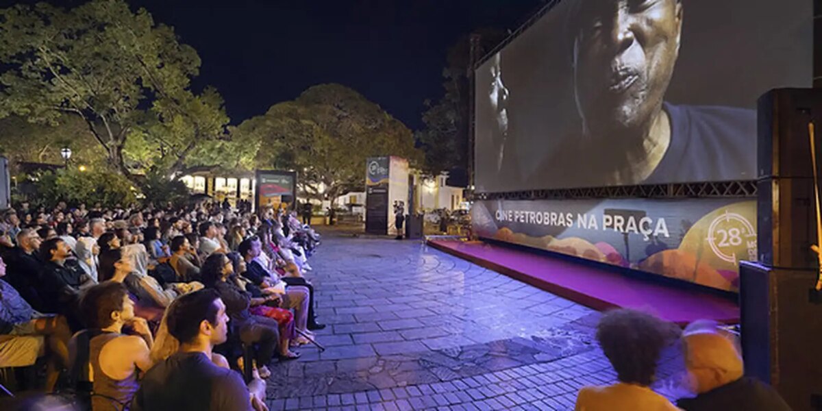 abertura-da-mostra-de-tiradentes-celebra-karine-teles-e-julio-bressane