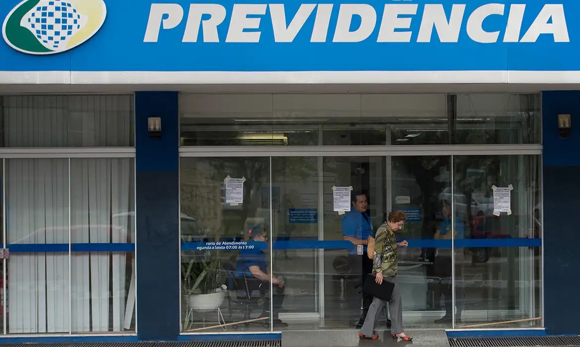 inss-abre-agencias-no-fim-de-semana-para-antecipar-atendimentos-antes-de-suspensao