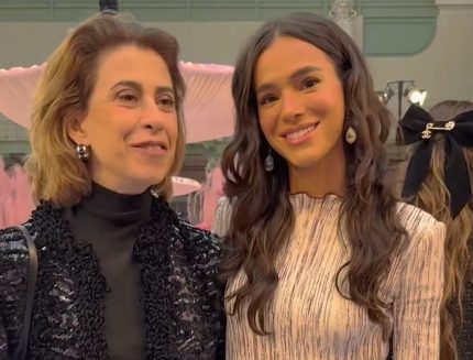 bruna-marquezine-e-fernanda-torres-roubam-a-cena-no-desfile-de-alta-costura-da-chanel-em-paris