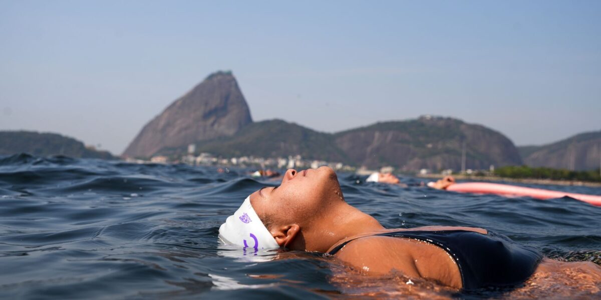 treinos-em-grupo-na-praia-devolvem-liberdade-a-pessoas-trans-no-rio