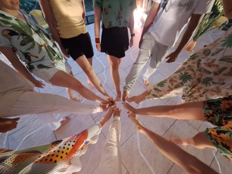 “Ensaios no real e na ficção” propõe atravessar memória, corpo e autobiografia em oficina