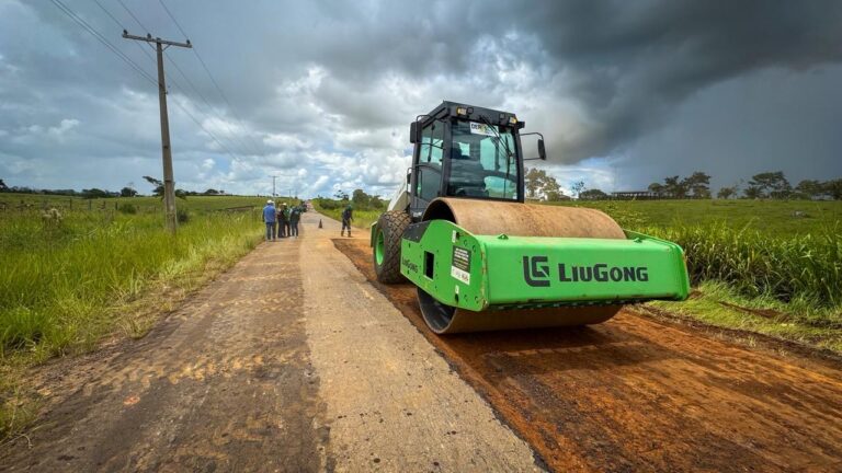 Na Transacreana, Deracre reforça manutenção no km 87 e vistoria condições da rodovia em Rio Branco