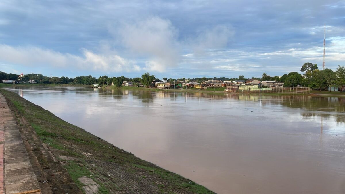 Primeira medição na manhã desta segunda-feira aponta queda no nível do Rio Acre e atinge 14,52 metros