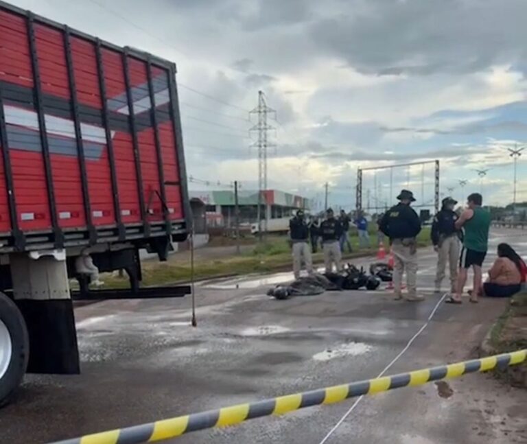 Motociclista de aplicativo morre após ser esmagado por caminhão boiadeiro em Rio Branco