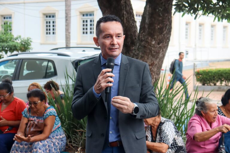 Adailton Cruz critica terceirização do Hospital do Alto Acre