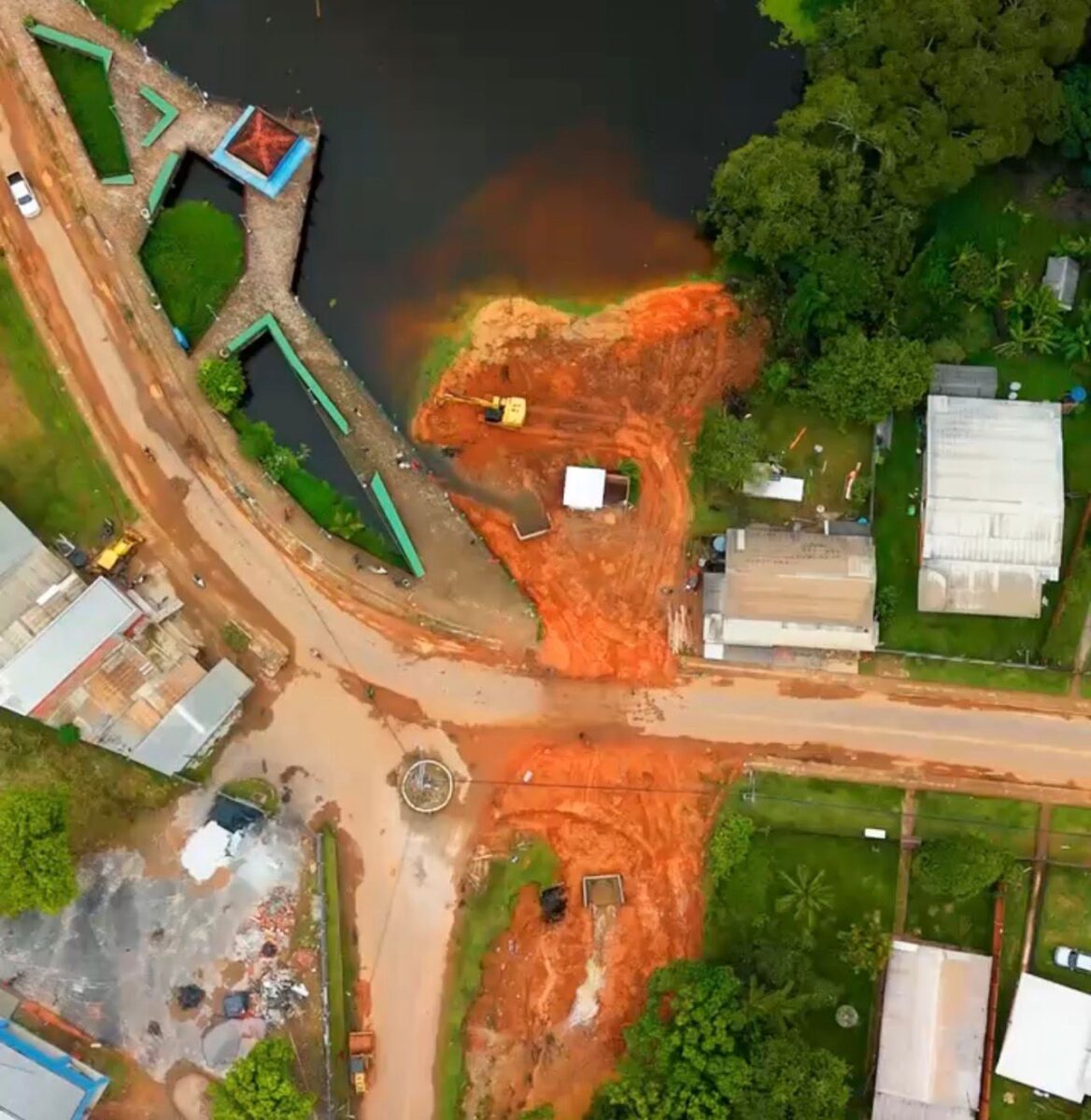 Prefeitura de Feijó realiza obras de drenagem em local que moradores sofriam com alagação Prefeitura de Feijó realiza obras de drenagem em local que moradores sofriam com alagação