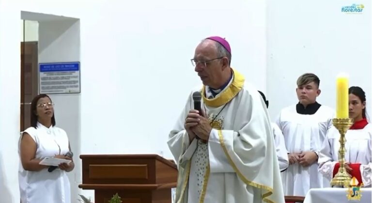 Bispo Dom Flávio Giovenale transmite mensagem de fé, paz e esperança para o novo ano em Cruzeiro do Sul