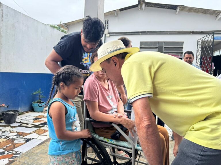 Bocalom visita refugiados, comemora invasão na Venezuela e torce para migrantes voltarem ao país