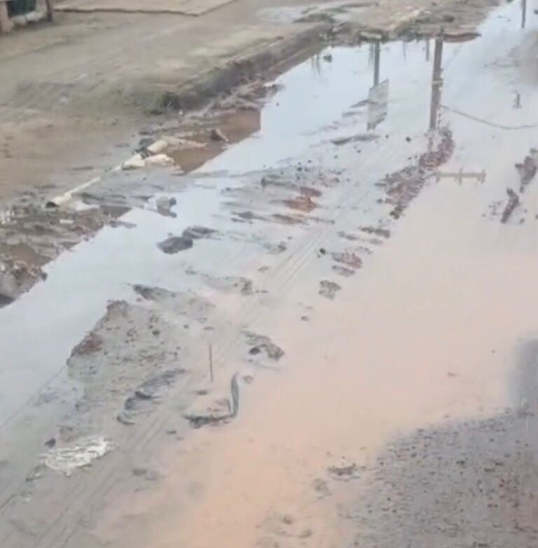 Arrependido? Apoiador de Gerlen solta o verbo contra descaso em rua cheia de buracos