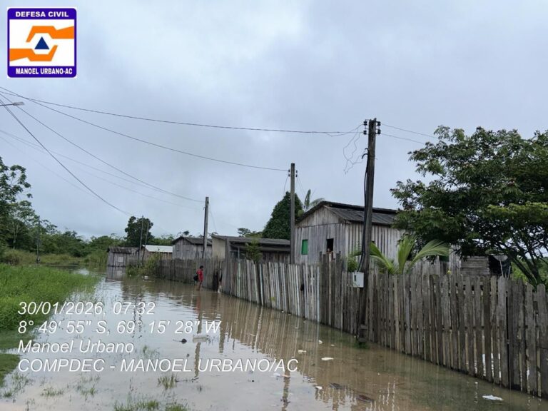 Cheia do Rio Purus começa a atingir moradores e coloca Manoel Urbano em estado de atenção