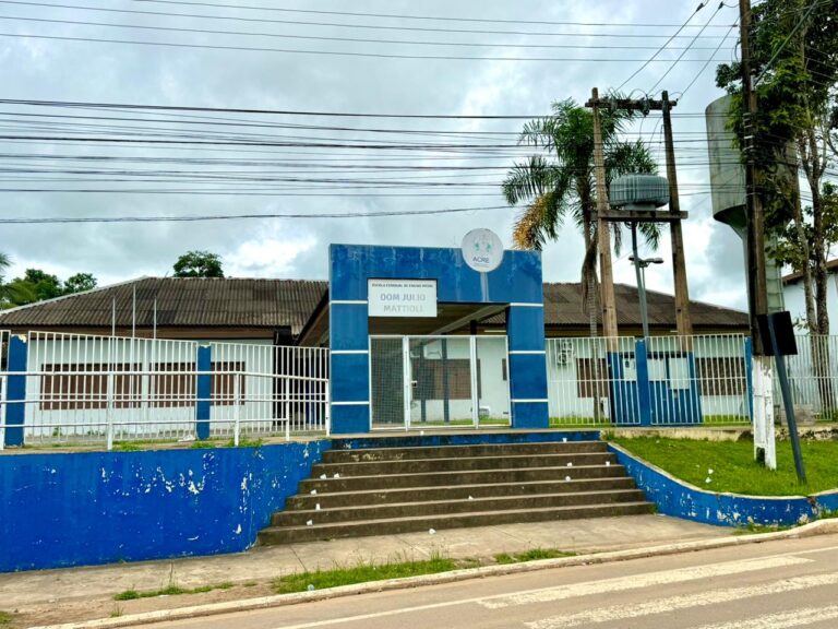 Escola Dom JĂșlio Mattioli estĂĄ em tratativas finais para implantação de cursos tĂ©cnicos jĂĄ em 2026