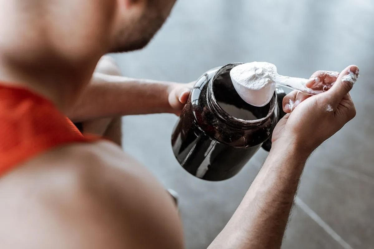 Uso de suplementos dispara e acende alerta sobre riscos sem acompanhamento nutricional