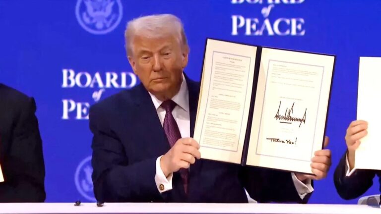 Conselho de Paz: Trump será presidente por tempo indefinido; entenda