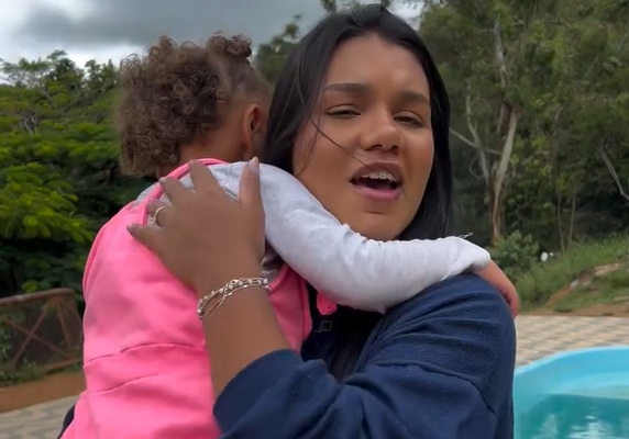 mae-de-menina-encontrada-apos-2-dias-desaparecida-diz-que-crianca-esta-bem-e-agradece-apoio