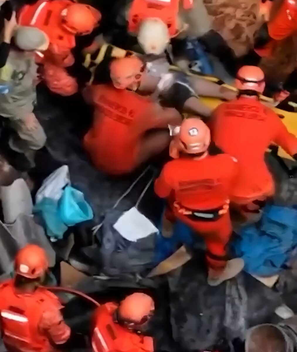 veja-momento-que-crianca-de-7-anos-e-retirada-de-escombros-apos-desabamento-no-maracana