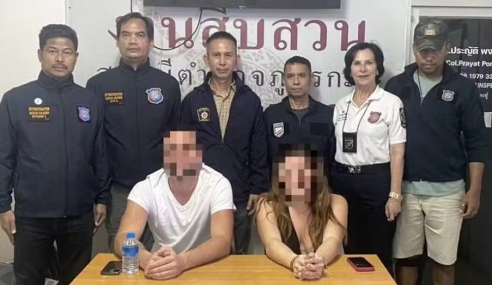 casal-que-fez-sexo-a-tres-dentro-de-tuk-tuk-em-via-publica-acaba-preso