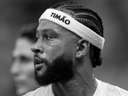 “cabeca-erguida”:-memphis-se-manifesta-apos-falha-em-penalti-e-assume-responsabilidade