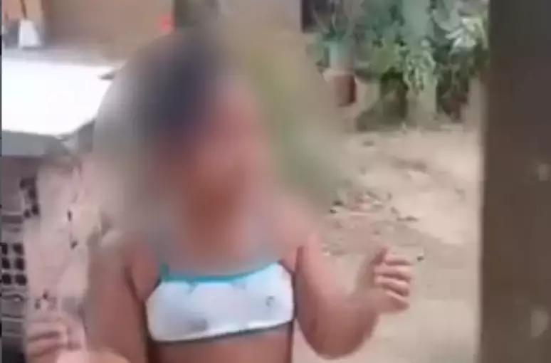 moradores-denunciam-uso-de-spray-de-pimenta-por-policiais-contra-criancas