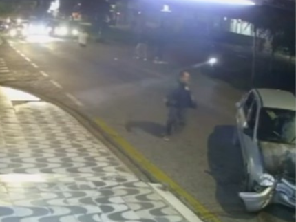 motorista-arranca-com-carro,-porta-abre-e-bebe-cai-em-avenida-em-sao-paulo