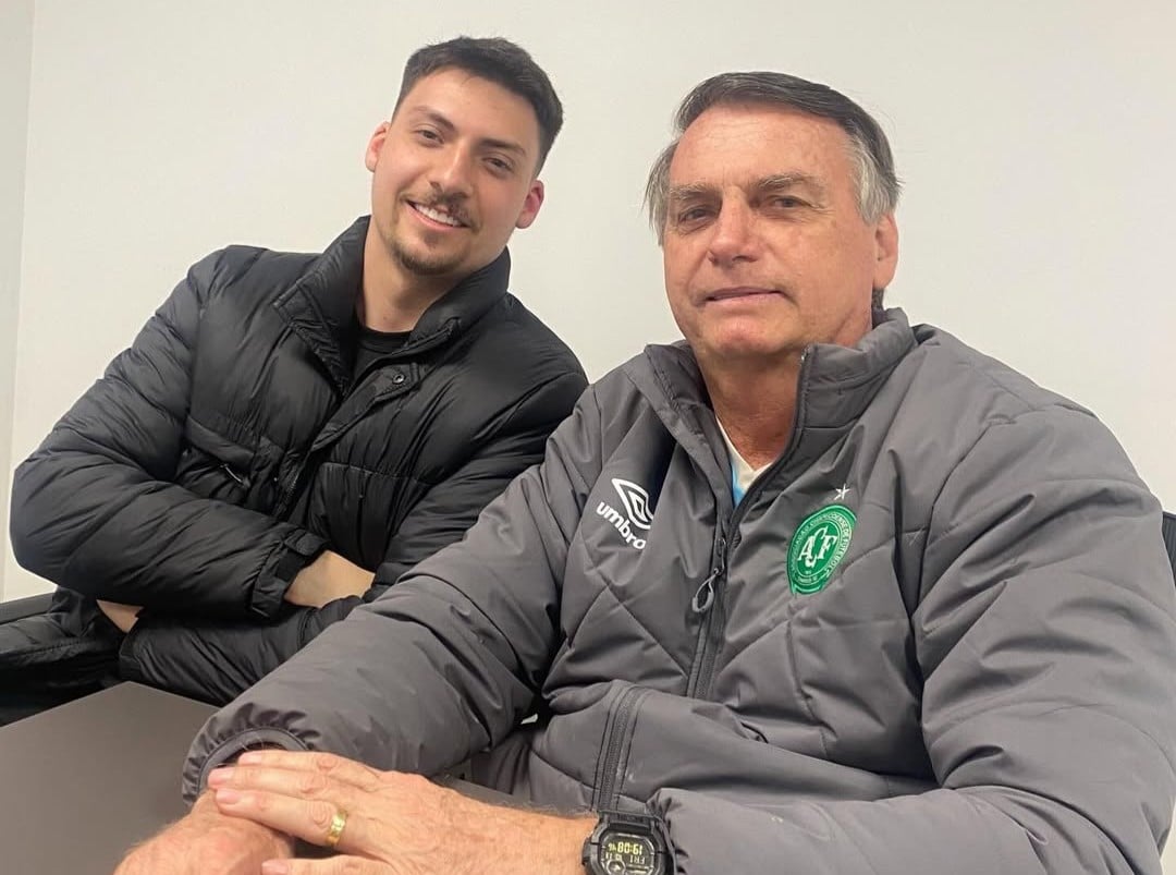 jair-renan-faz-apelo-por-bolsonaro-em-rara-aparicao-nas-redes-sociais