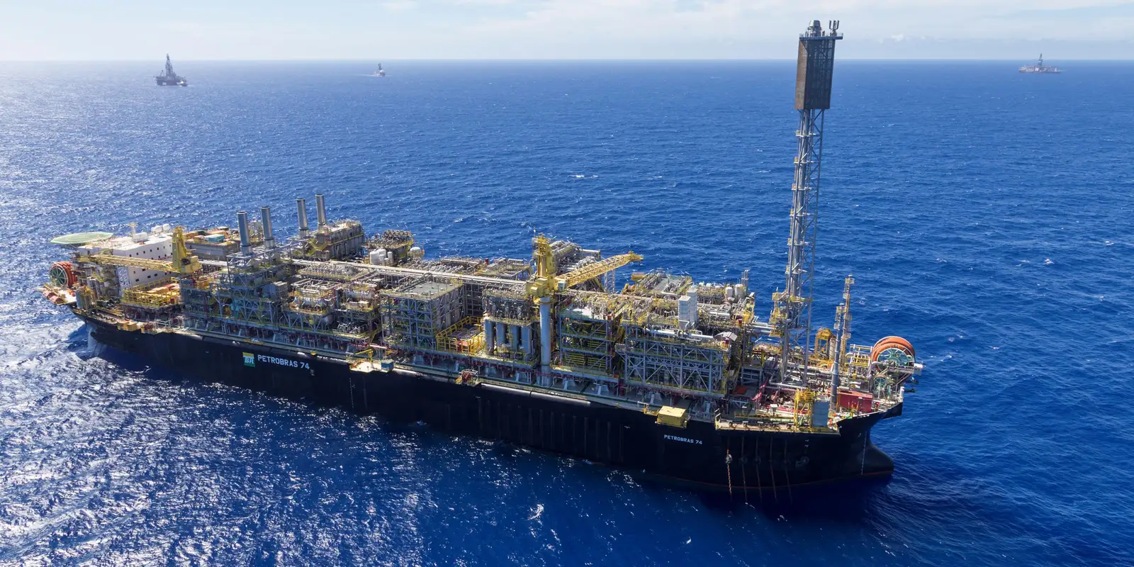 Petrobras bate recorde de produção e amplia exportações em 2025