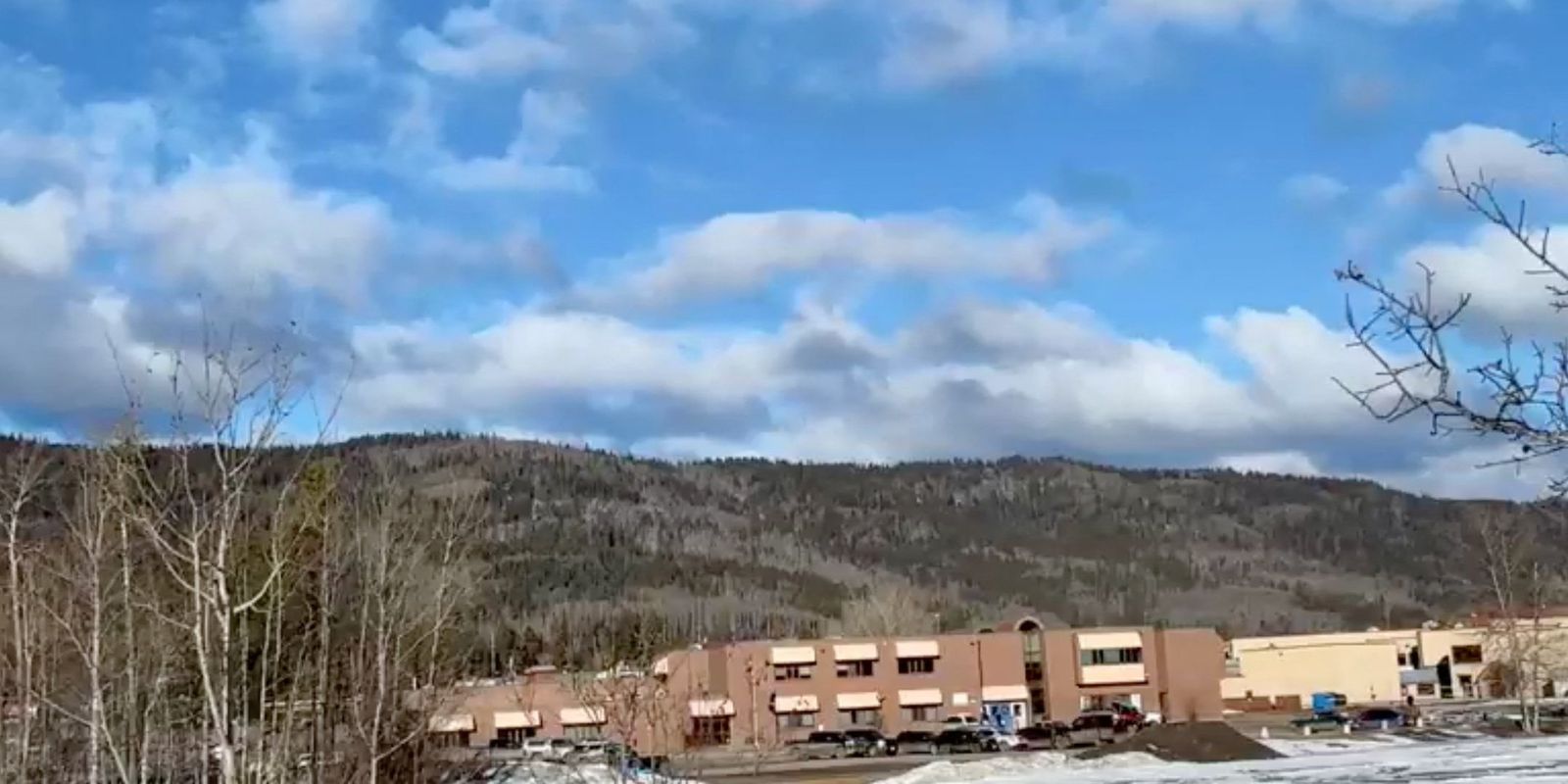 Ataque a tiros em escola no Canadá deixa 10 mortos Ataque a tiros em escola no Canadá deixa 10 mortos