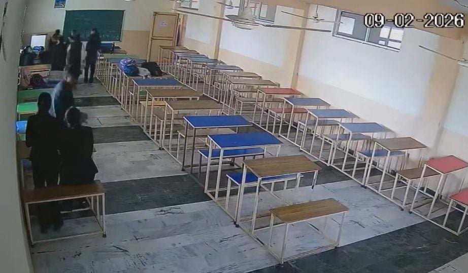 video:-estudante-mata-colega-em-sala-de-aula-e-tenta-tirar-a-propria-vida