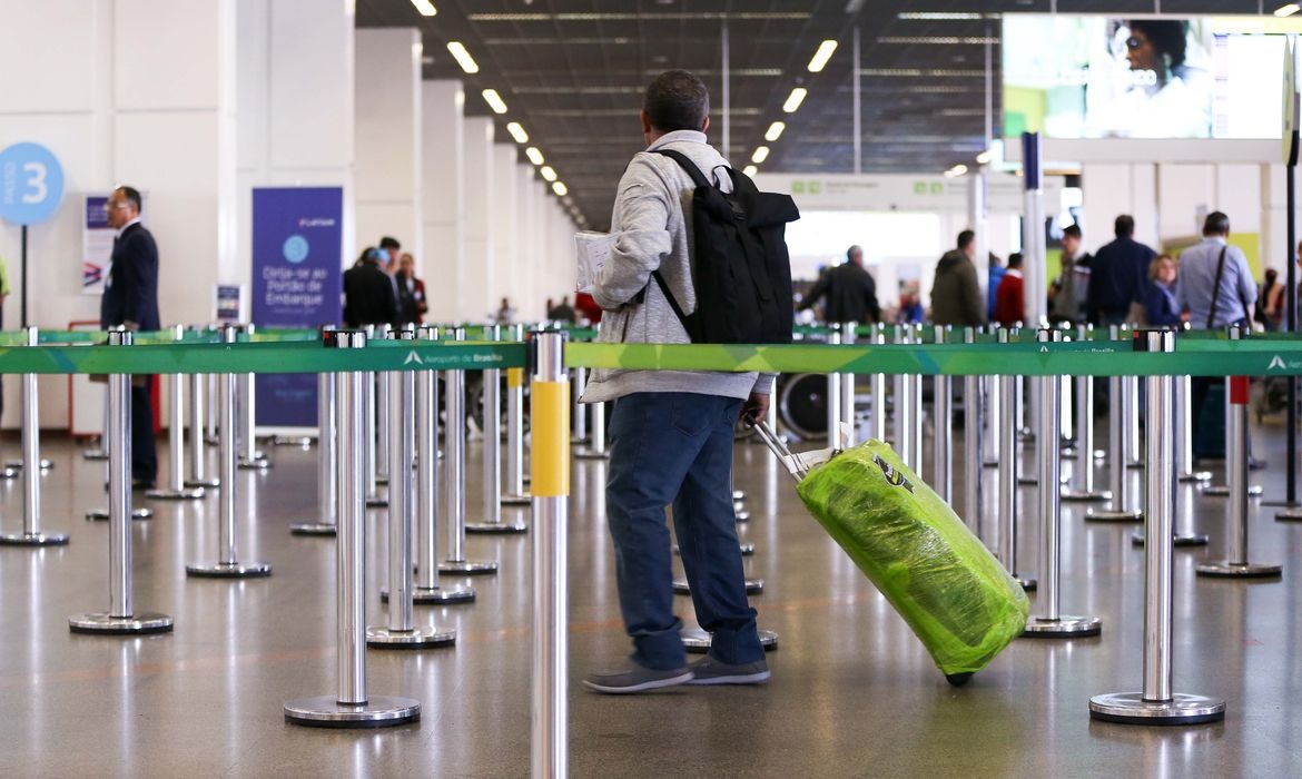 turismo-no-brasil-fecha-2025-no-maior-nivel-em-14-anos,-aponta-ibge