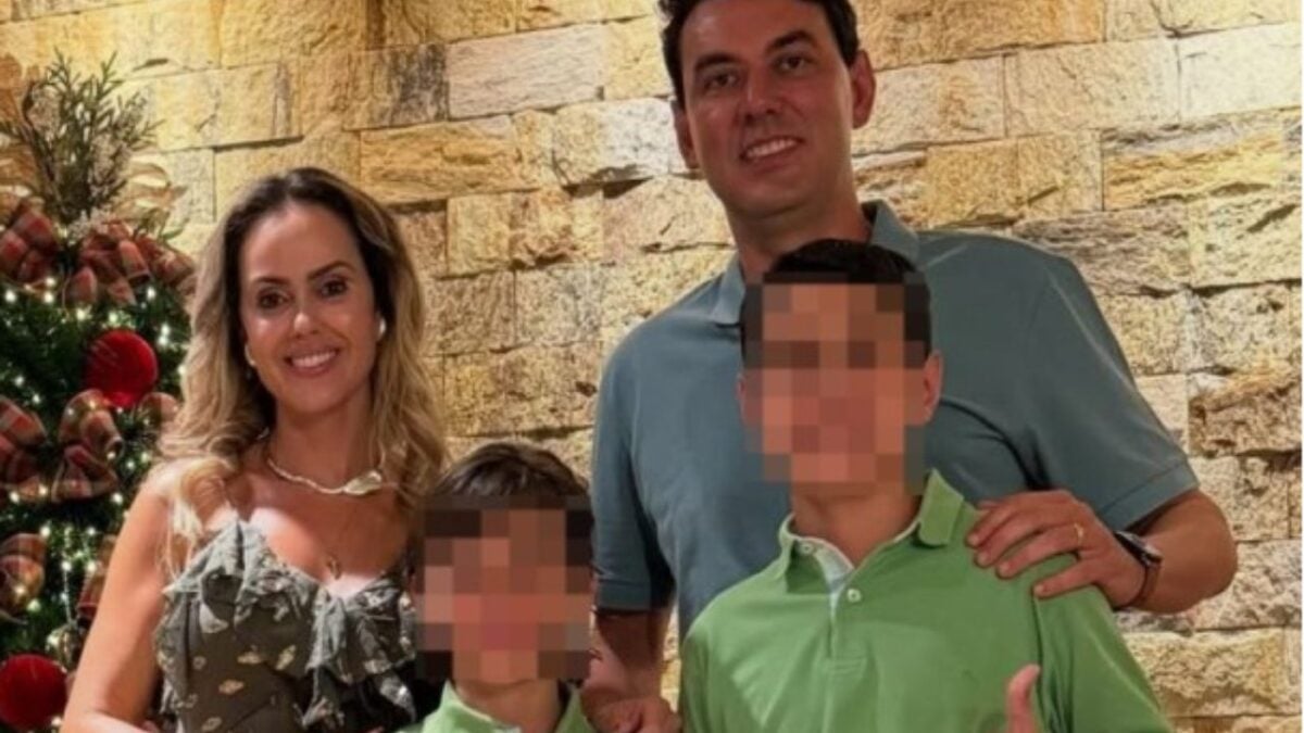 mae-e-avo-aparecem-de-maos-dadas-no-enterro-de-filho-de-secretario-de-itumbiara