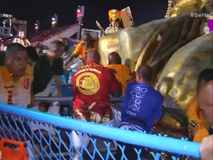 integrante-da-uniao-de-marica-e-imprensado-por-carro-na-saida-de-avenida-e-tem-fratura-exposta