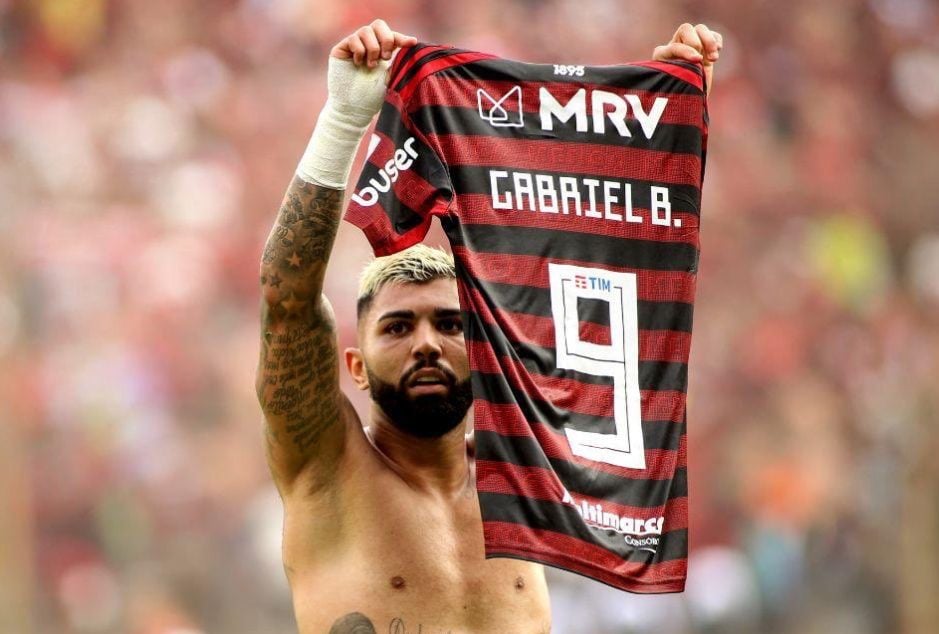 gabigol-doa-camisa-historica-do-flamengo-para-ajudar-criancas-com-cancer