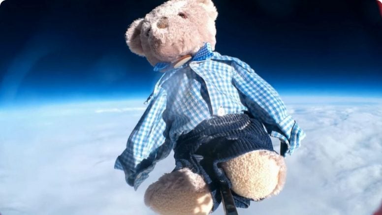ursinho-de-pelucia-e-lancado-na-estratosfera-e-desaparece-ao-voltar-a-terra