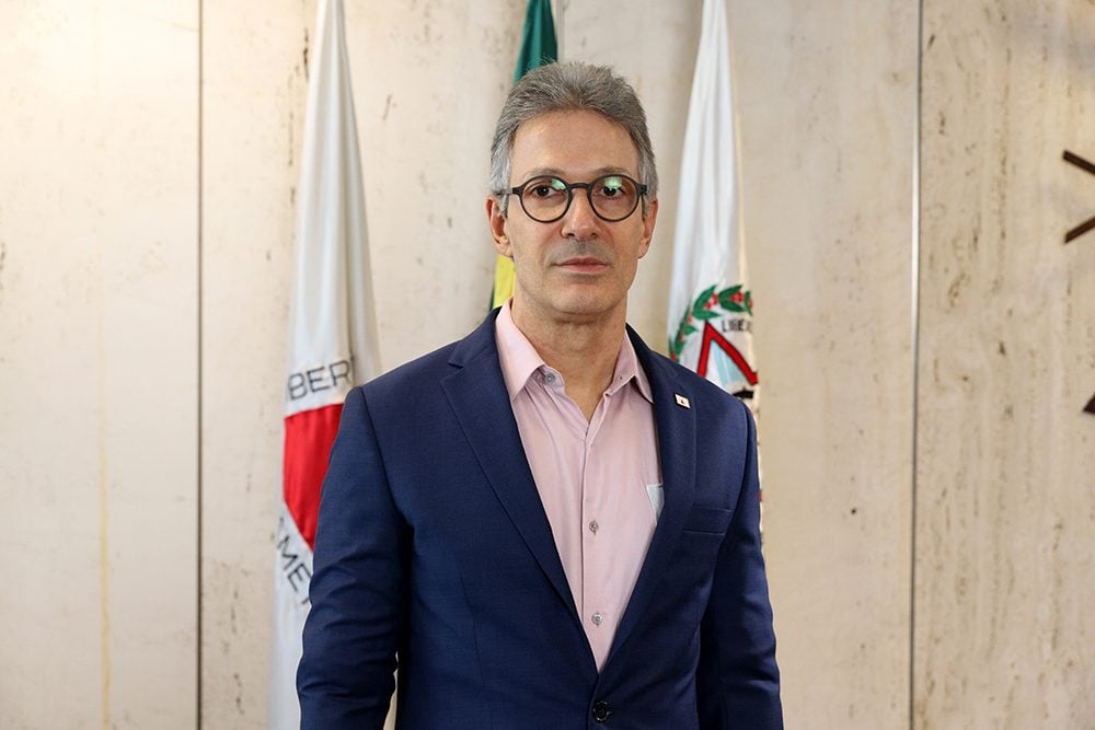 zema-apresenta-noticia-crime-contra-escola-de-samba-que-homenageou-lula