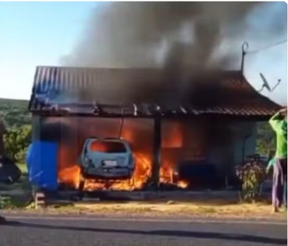 homem-poe-fogo-em-bar,-casa-e-carro-apos-nao-conseguir-beber-de-graca;-veja-video