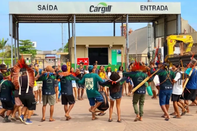 imagens-revelam-momento-exato-da-invasao-indigena-em-terminal-da-cargill