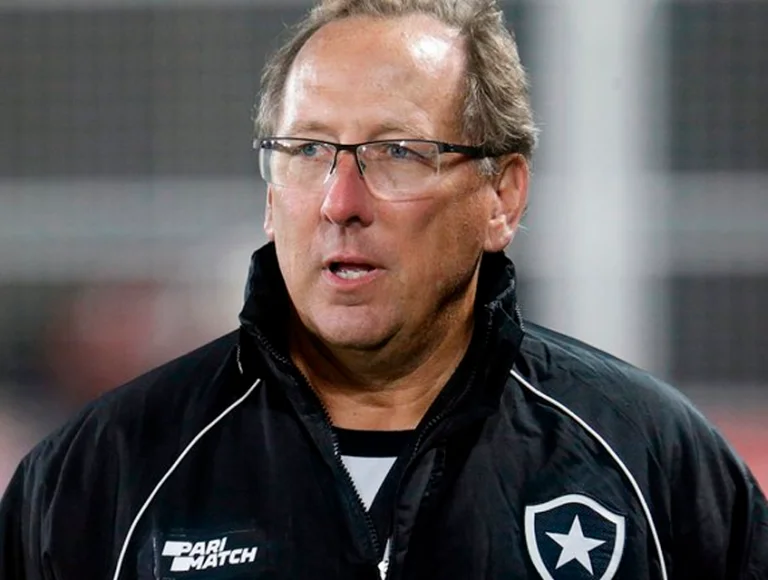 dono-do-botafogo,-john-textor-deixa-comando-da-eagle-apos-acao-de-credora.-entenda!