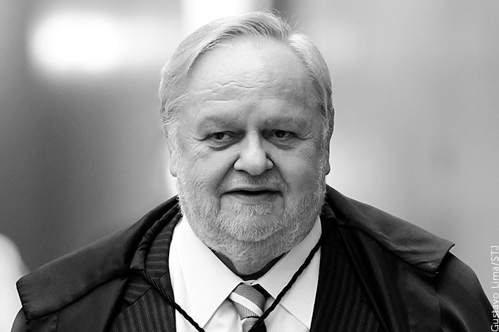 ministro-aposentado-do-stj-morre-aos-78-anos